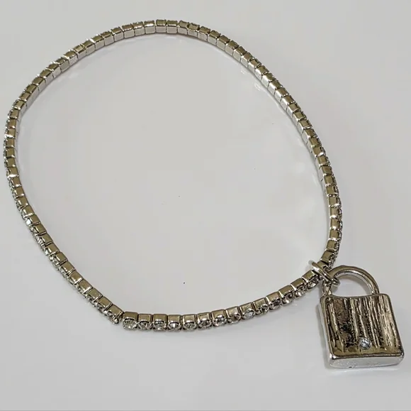 Silver GUESS Lock Charm Prong-set White Rhinestone Stretch OSFA Bracelet - Picture 4 of 7